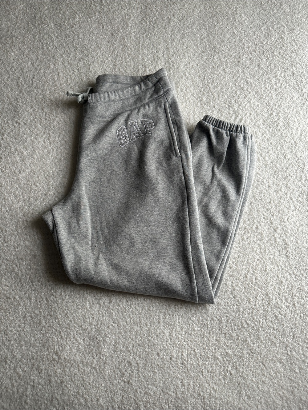 GAP Light Gray Fleece women’s Joggers size M